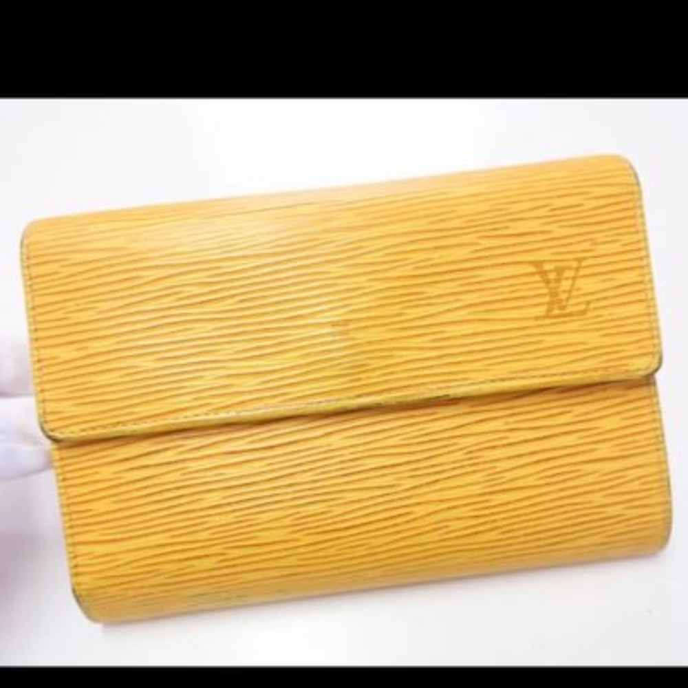Louis Vuitton  Porte Tresor Etui PAPIERS Trifold epi wallet